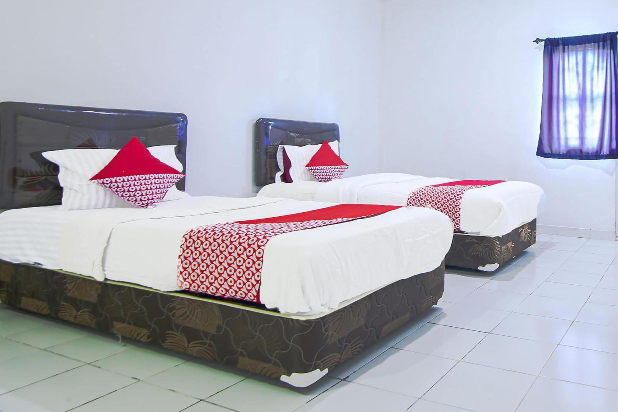 Oyo Life 91127 Wisma Sukajadi Syariah Perabumulih Ngoại thất bức ảnh