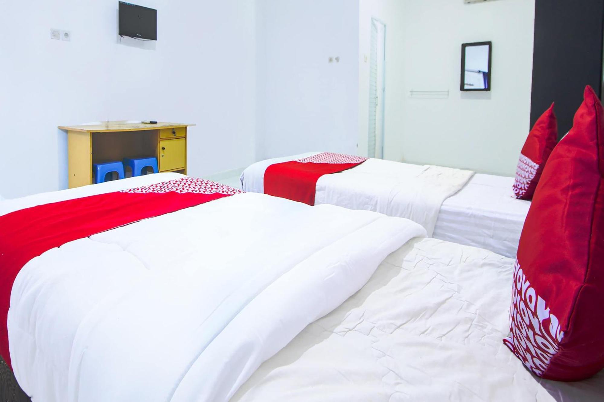 Oyo Life 91127 Wisma Sukajadi Syariah Perabumulih Ngoại thất bức ảnh