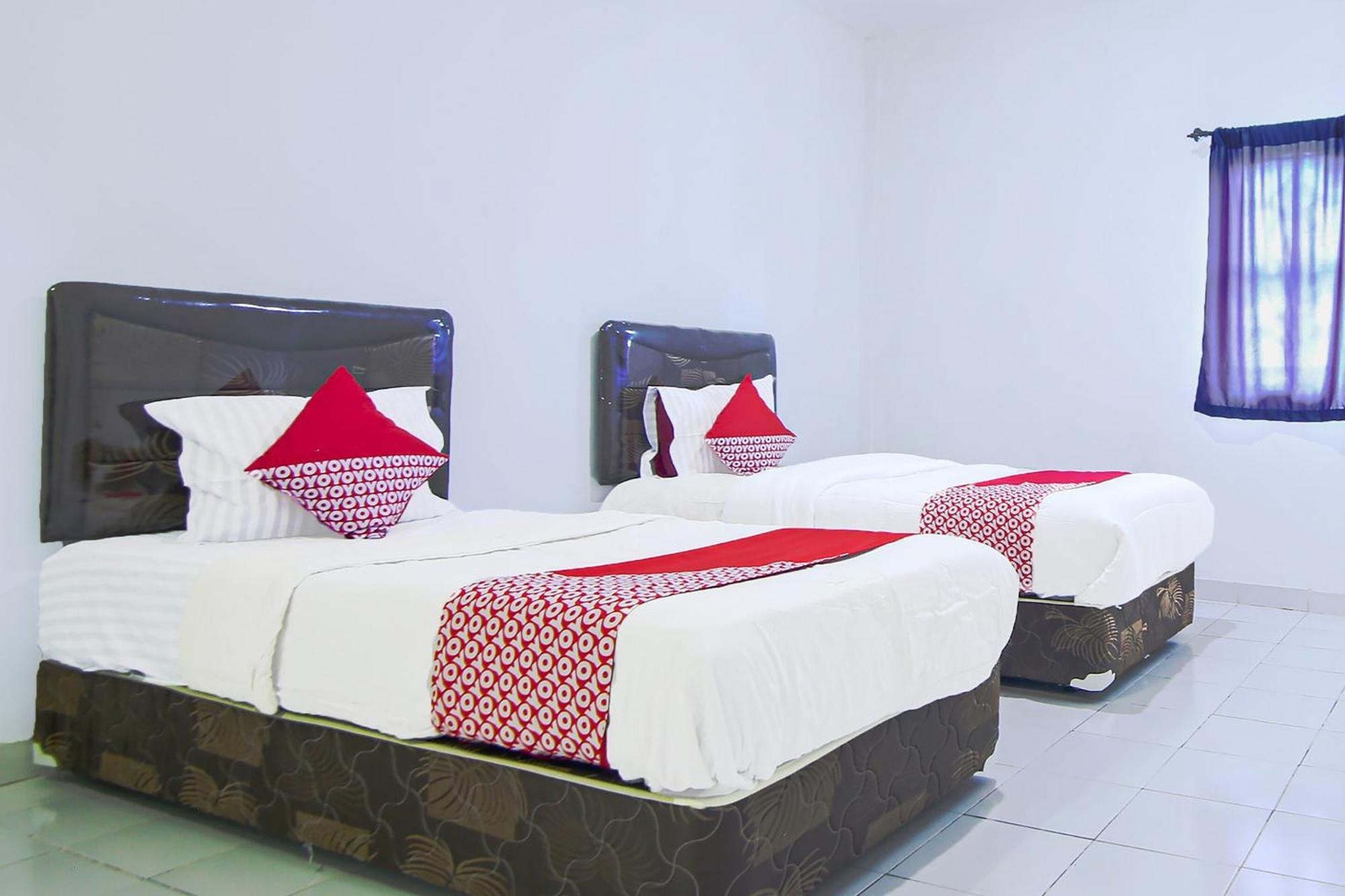 Oyo Life 91127 Wisma Sukajadi Syariah Perabumulih Ngoại thất bức ảnh