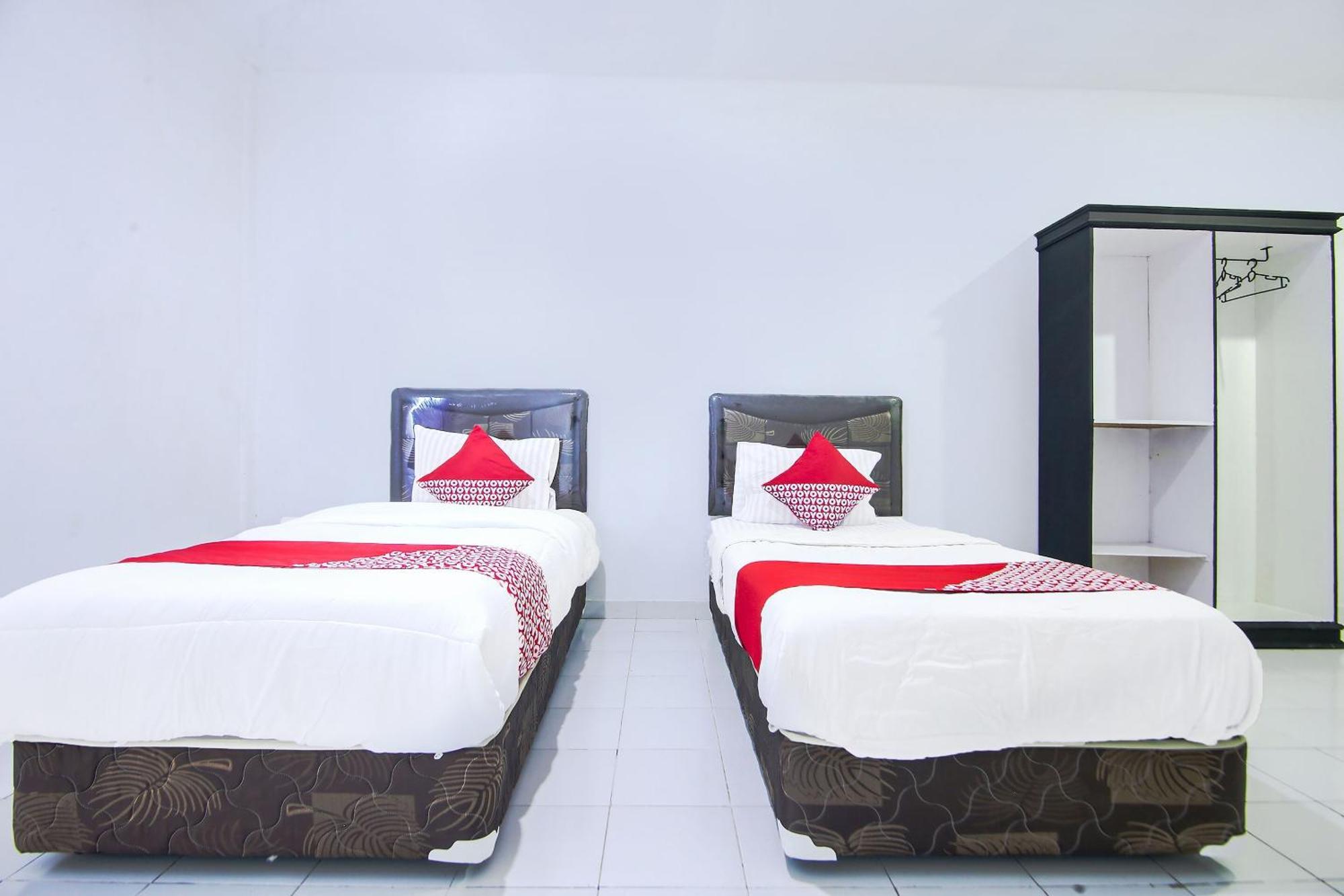 Oyo Life 91127 Wisma Sukajadi Syariah Perabumulih Ngoại thất bức ảnh