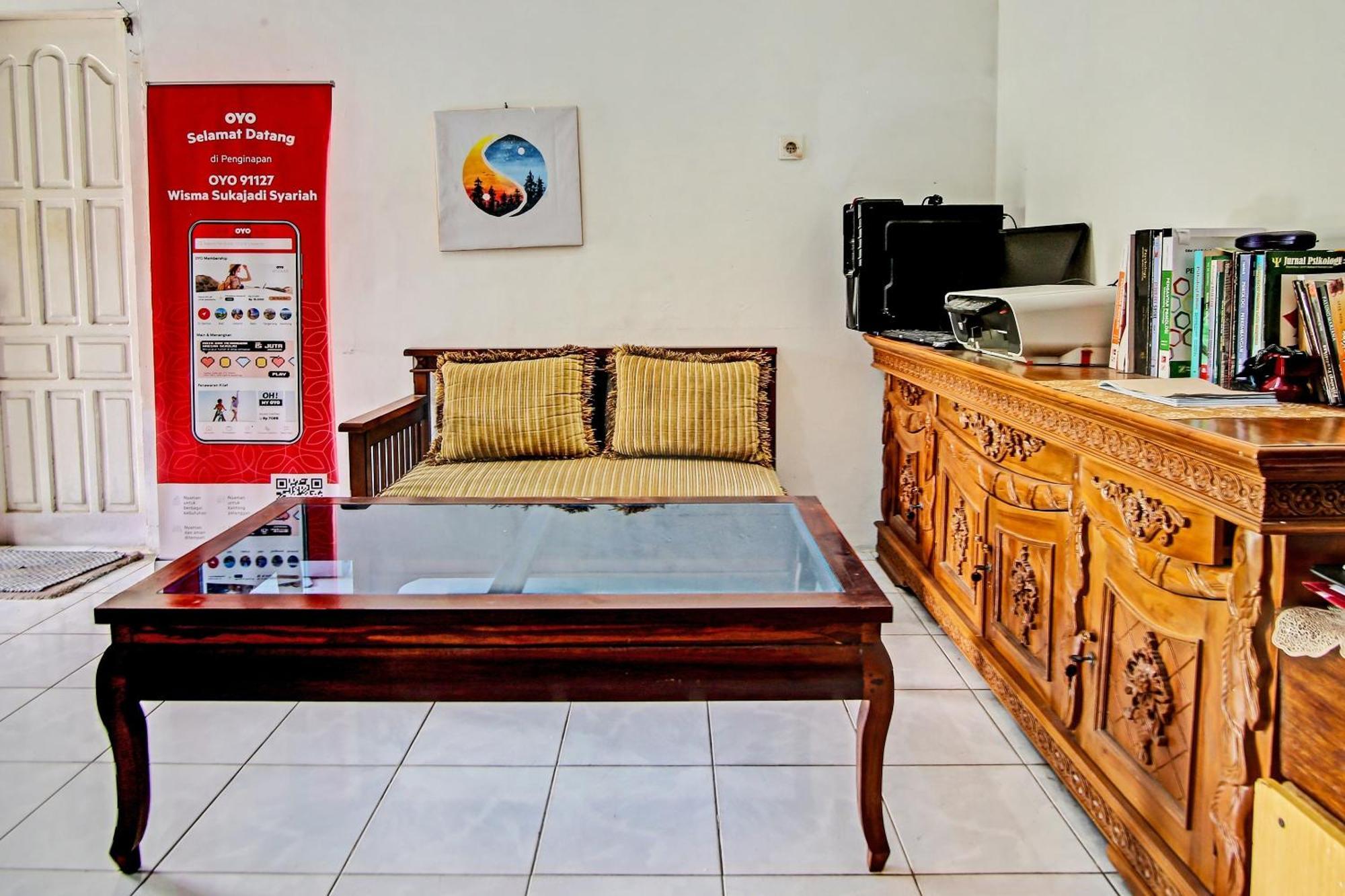Oyo Life 91127 Wisma Sukajadi Syariah Perabumulih Ngoại thất bức ảnh