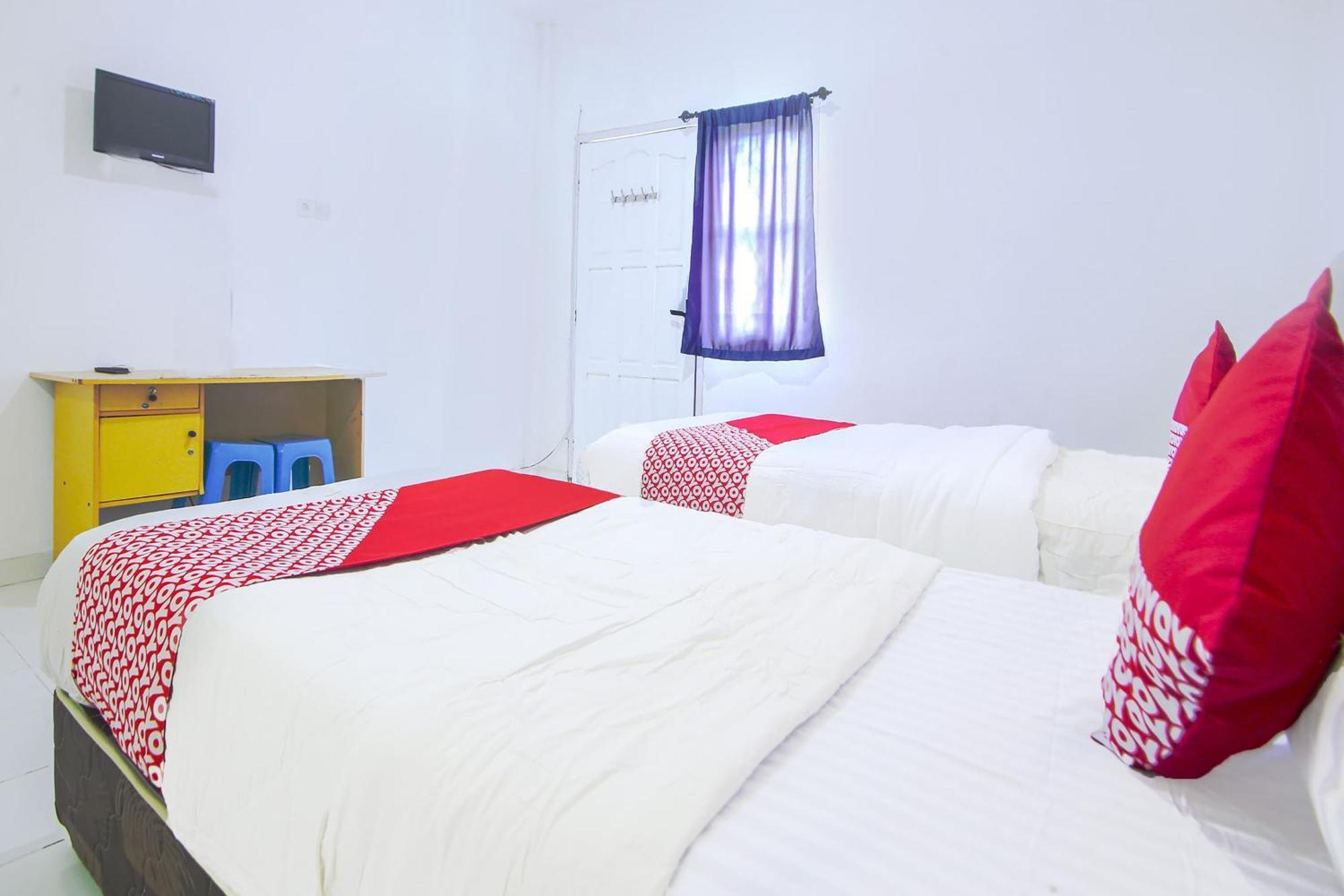Oyo Life 91127 Wisma Sukajadi Syariah Perabumulih Ngoại thất bức ảnh