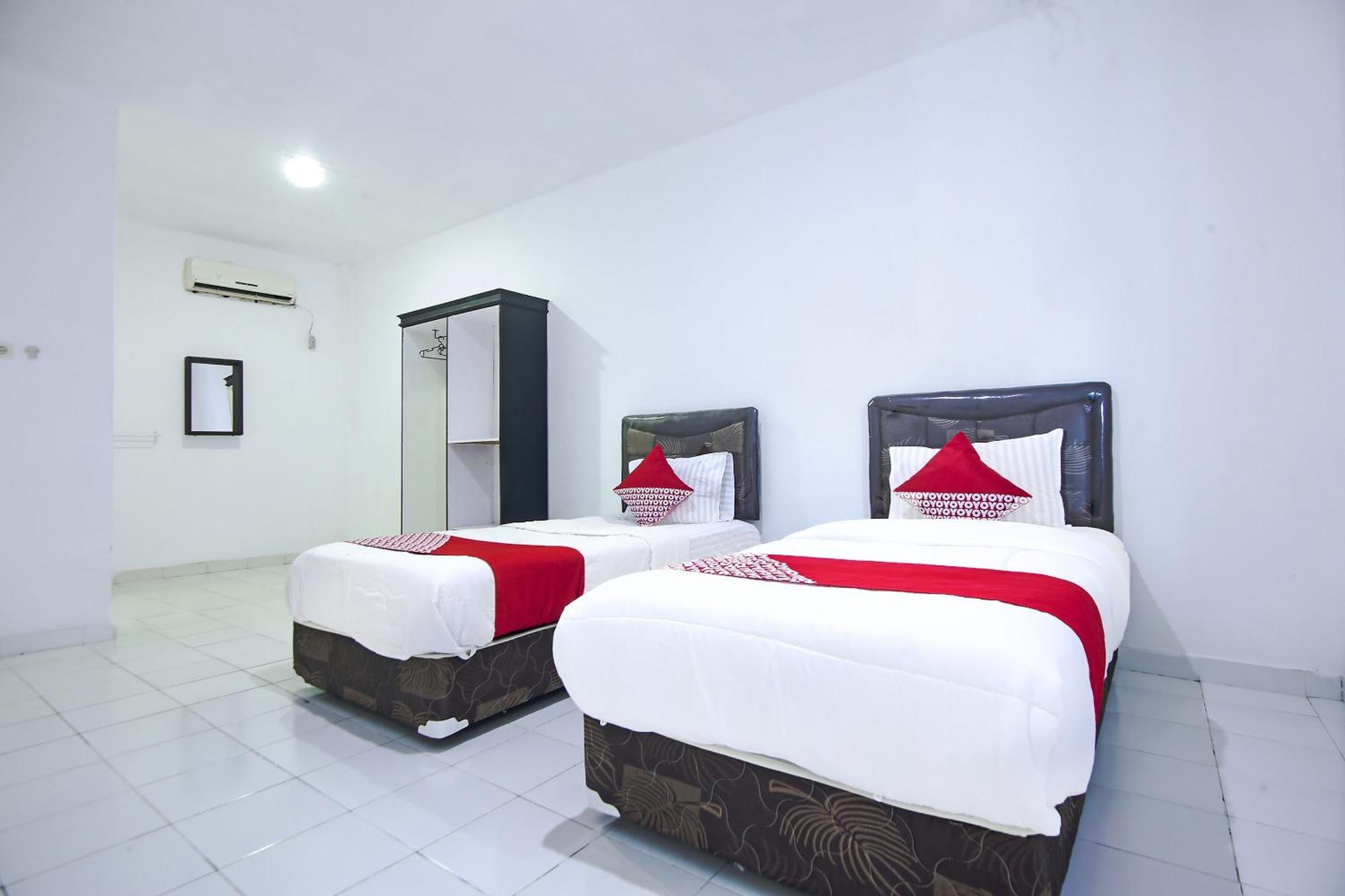 Oyo Life 91127 Wisma Sukajadi Syariah Perabumulih Ngoại thất bức ảnh